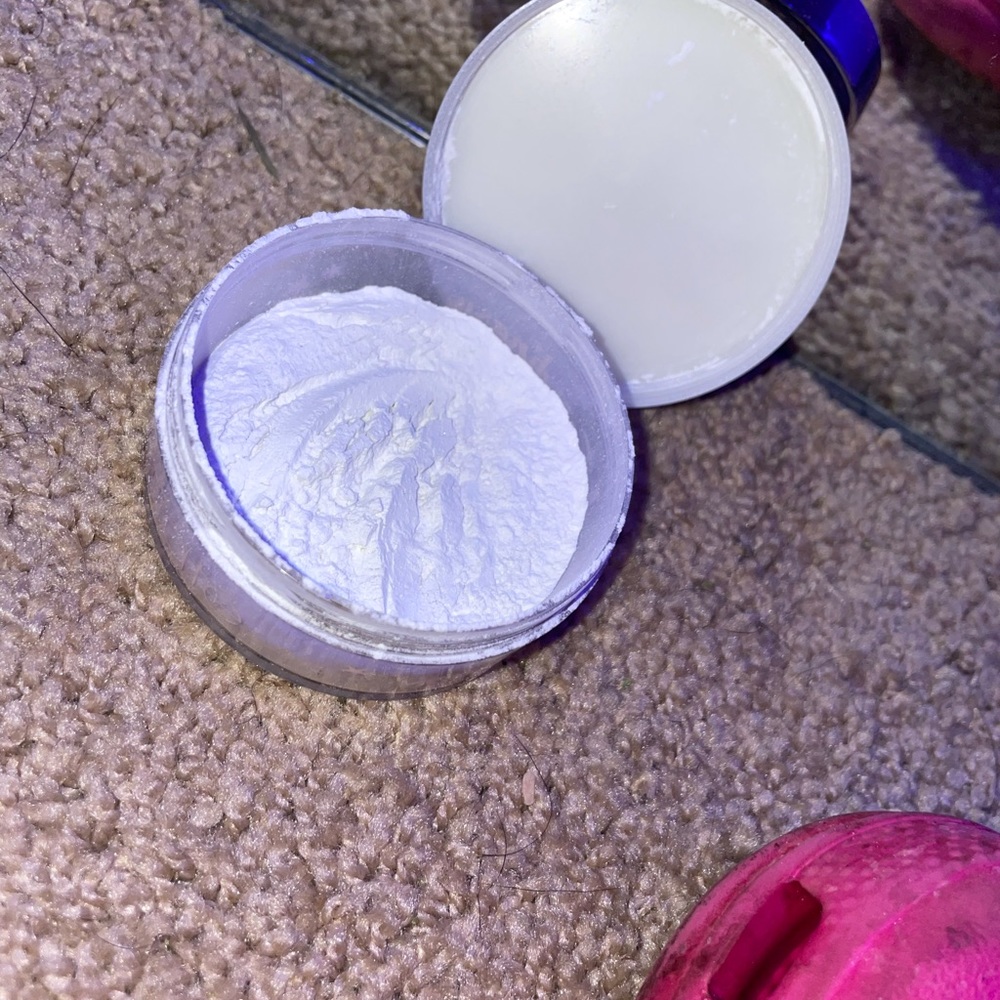 Ciate London Loose Translucent Setting Powder - Picture 3 of 3